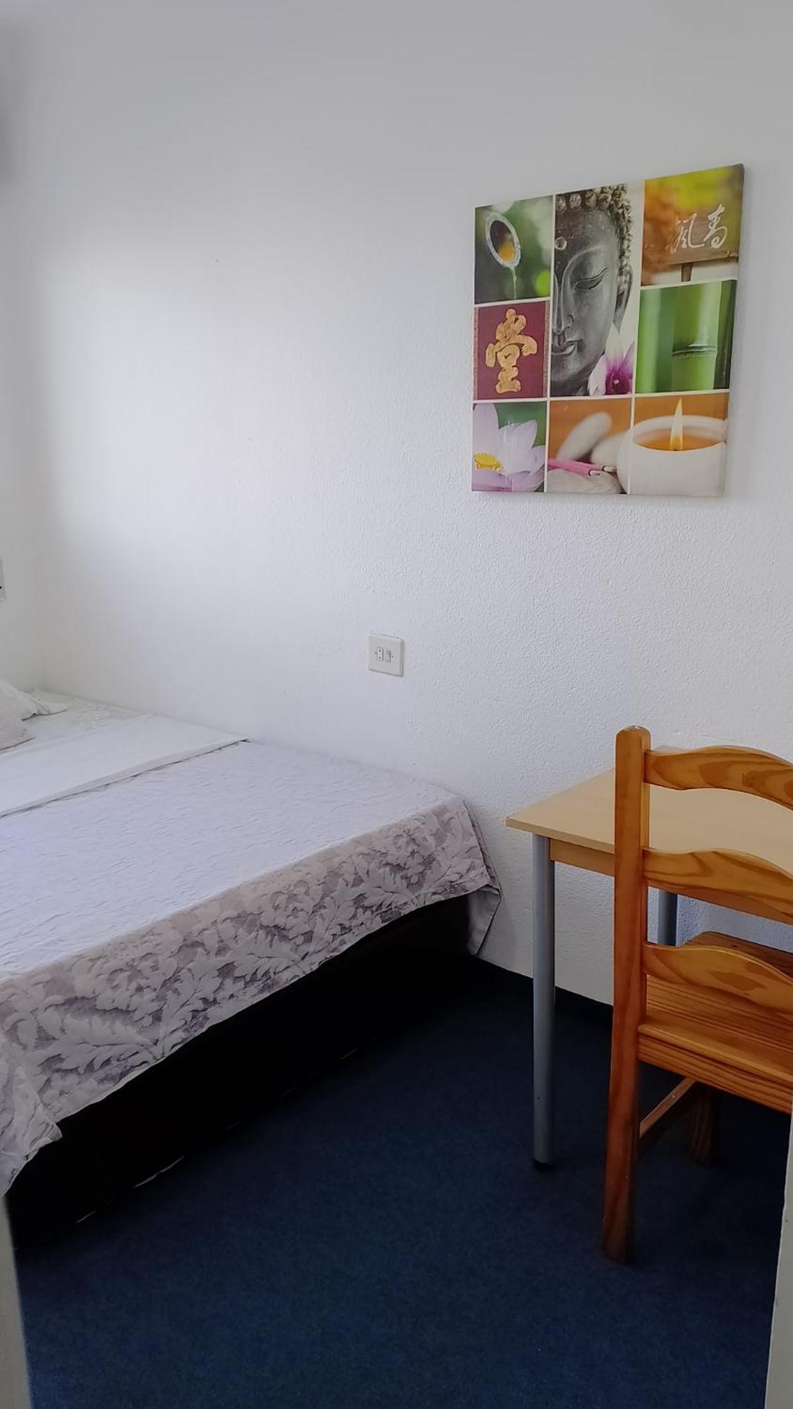 Habitacion Privada Centro Malaga Cerca Tren Maria Zambrano Y Playa Muy Buena Conexion Wifi Εξωτερικό φωτογραφία